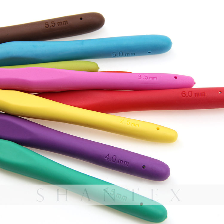 Ergonomic Soft Handle Grip Crochet Hook Set with PVC Case for Knitting And Weaving 